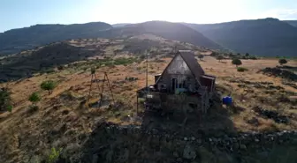 Antika Eşyalarla Donatılmış Bungalov Evde Nostalji Yaşanıyor