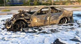 Bulgaristan'dan Gelen Araç, Motor Arızası Nedeniyle Ateşe Verildi