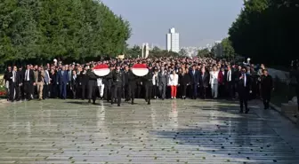 CHP Genel Başkanı Özgür Özel, Anıtkabir'i ziyaret etti
