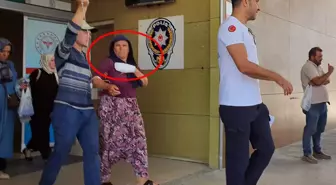 Salça yapan kadın ölümle burun buruna geldi! 4 parmağı koptu