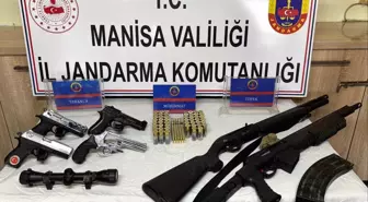 Manisa'da Ruhsatsız Silah Operasyonu: Çok Sayıda Silah ve Mühimmat Ele Geçirildi