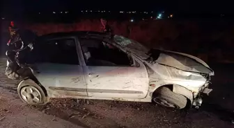 Şanlıurfa'da Kontrolden Çıkan Otomobil Şarampole Düştü