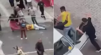 Sokak ortasında birbirlerine öldüresiye saldırdılar