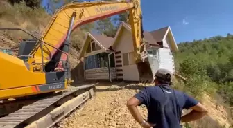 Konteyner Evini Taşımak İçin Ray Sistemi Kullandı