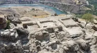 3 bin yıllık tarihi kaleden Osmanlı karakolu çıktı