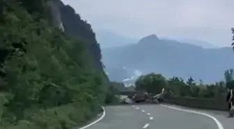 Artvin'de Heyelan Ulaşımı Etkiledi