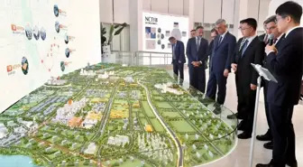 Sağlık Bakanı Memişoğlu, Şanghay'da Bilim Merkezini Ziyaret Etti