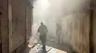 Diyarbakır'da Ayakkabı Deposunda Yangın: 22 Saatte Kontrol Altına Alındı