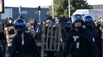 Fransa'da 'Bloquons tout' Protestoları: 100 Bin Kişi Sokağa Çıkabilir