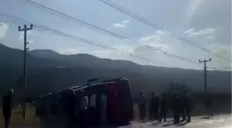 Sakarya'da Süt Tankeri Kontrolden Çıktı: 3 Yaralı
