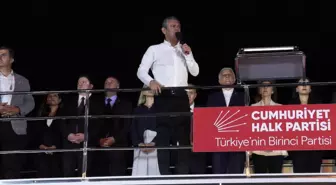 Özgür Özel: 'Taksim Meydanı emekçilerindir'
