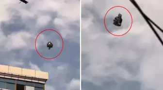 Z kuşağının yakıp yıktığı Nepal'de politikacılar helikopterle tahliye ediliyor