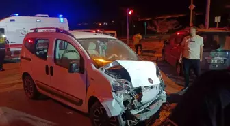 Ağrı'da Kırmızı Işık İhlali Sonucu Trafik Kazası: 3 Yaralı