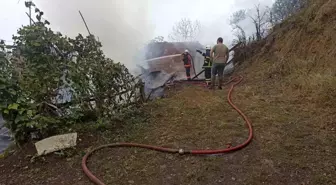 Artvin'de Yangın: 4 Ev Kül Oldu