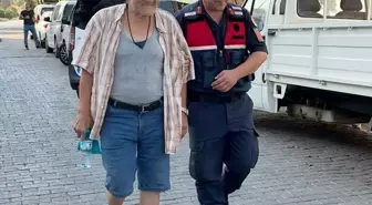 Aydın'da 75 Yaşındaki Adamın Evinde Kaçak Sigara ve Uyuşturucu Hap Ele Geçirildi