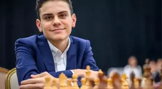 Büyükusta Ediz Gürel'e Bakan'dan Tebrik