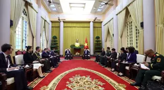 Milli Savunma Bakanı Yaşar Güler, Vietnam Devlet Başkanı ile Görüştü