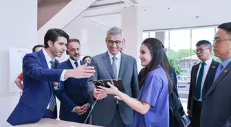 Sağlık Bakanı Kemal Memişoğlu, Huawei Genel Merkezi'ni Ziyaret Etti