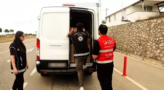 Düzensiz Göç Denetimlerinde 52 Kaçakçı Yakalandı