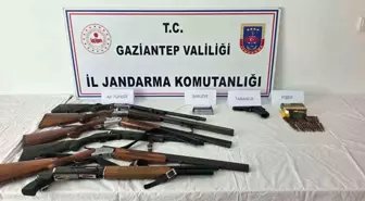 Gaziantep'te Jandarma Operasyonlarında 20 Kaçak Silah Ele Geçirildi