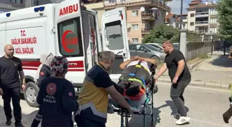 Düzce'de Hafif Ticari Araç ile Motosiklet Çarpıştı: Bir Yaralı