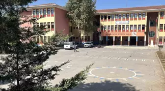 Kocaeli'de 5 Öğrenci Gıda Zehirlenmesi Şüphesiyle Hastaneye Kaldırıldı