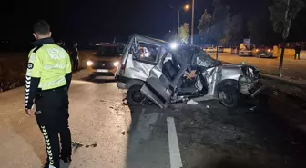 Erzurum'da Otomobil Kazası: 1 Ölü, 2 Yaralı