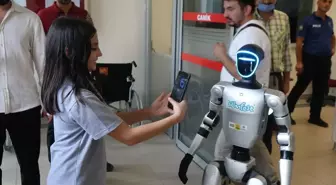 Samsun'da Yapay Zeka Festivali: Festman Robotuna Fahri Kimlik Verildi