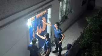 Uyuşturucu Etkisi Altındaki Kadın Bıçakla Polise Saldırdı
