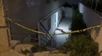 Avcılar'da Madde Etkisi Altındaki Kadın Polisi Bıçakla Saldırdı