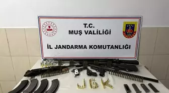 Muş'ta Evinde Çok Sayıda Silah ve Mühimmat Ele Geçirildi