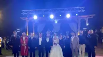 Bülent Turan Ayvacık'taki Düğünde Nikah Şahitliği Yaptı