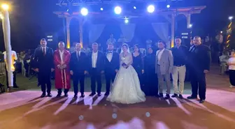 Bülent Turan Ayvacık'taki Düğünde Nikah Şahitliği Yaptı