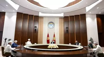 Kırgızistan Cumhurbaşkanı Caparov, Türk Devletleri Diyanet Başkanlarını Kabul Etti