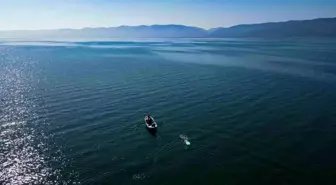 İznik Gölü'nde Kuraklık Farkındalığı İçin Yüzme Etkinliği Düzenlendi
