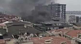 Küçükçekmece'de 5 Katlı Binada Yangın Çıktı