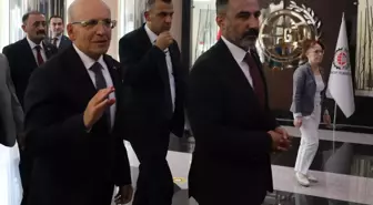 Bakan Şimşek Gaziantep'te İş Dünyasıyla Buluştu