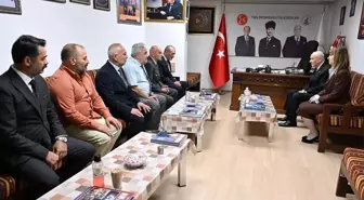 Devlet Bahçeli Taş Medreseli Ülkücüler Derneğini Ziyaret Etti