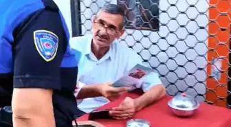 Toplum Destekli Polislik Ekipleri Huzur ve Güven İçin Bilgilendirme Faaliyetlerine Devam Ediyor