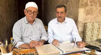 Emekli Öğretmenin Üç Yıllık Emeği: Kur'an-ı Kerim'i El Yazısıyla Tamamladı