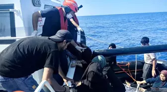 Yunan Sahil Güvenliği Tarafından Geri İtilen 35 Düzensiz Göçmen Kurtarıldı