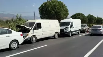Aydın'da Zincirleme Trafik Kazası: Anne ve Oğlu Yaralandı