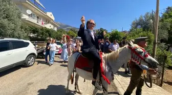 Fethiye'de Geleneksel Düğün: Damat At Üstünde Gelin Aldı
