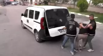 Bursa'da Durdurulan Firari Şahıs Hakkında 9 Yakalama Kararı Bulundu