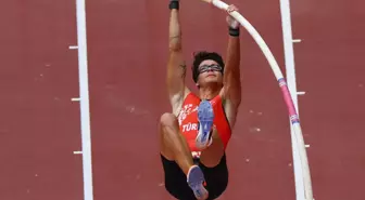 Ersu Şaşma, Dünya Atletizm Şampiyonası'nda finalde