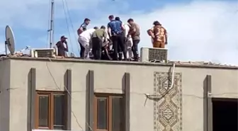 Ümraniye'de İntihar Girişimi: Polis Başarılı Bir Şekilde Vatandaşı İkna Etti
