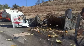 Mersin'de Otobüs ile Kamyon Çarpıştı: 3 Ölü, 7 Yaralı