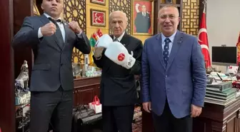 Devlet Bahçeli, Boksör Avni Yıldırım'ı Kabul Etti