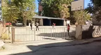 Elazığ'da Otoparka Pompalı Tüfekli Saldırı: Bir Temizlik İşçisi Yaralandı