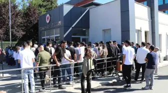 Erzincan Adliyesi'nde Zabıt Katipliği Sınavı Yoğunluğu